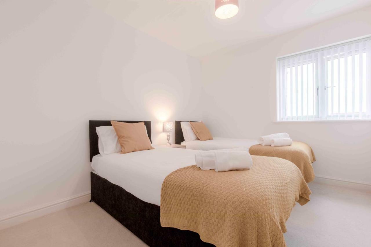 Apartamento The Penthouse @ Waterside Grange Slough Exterior foto